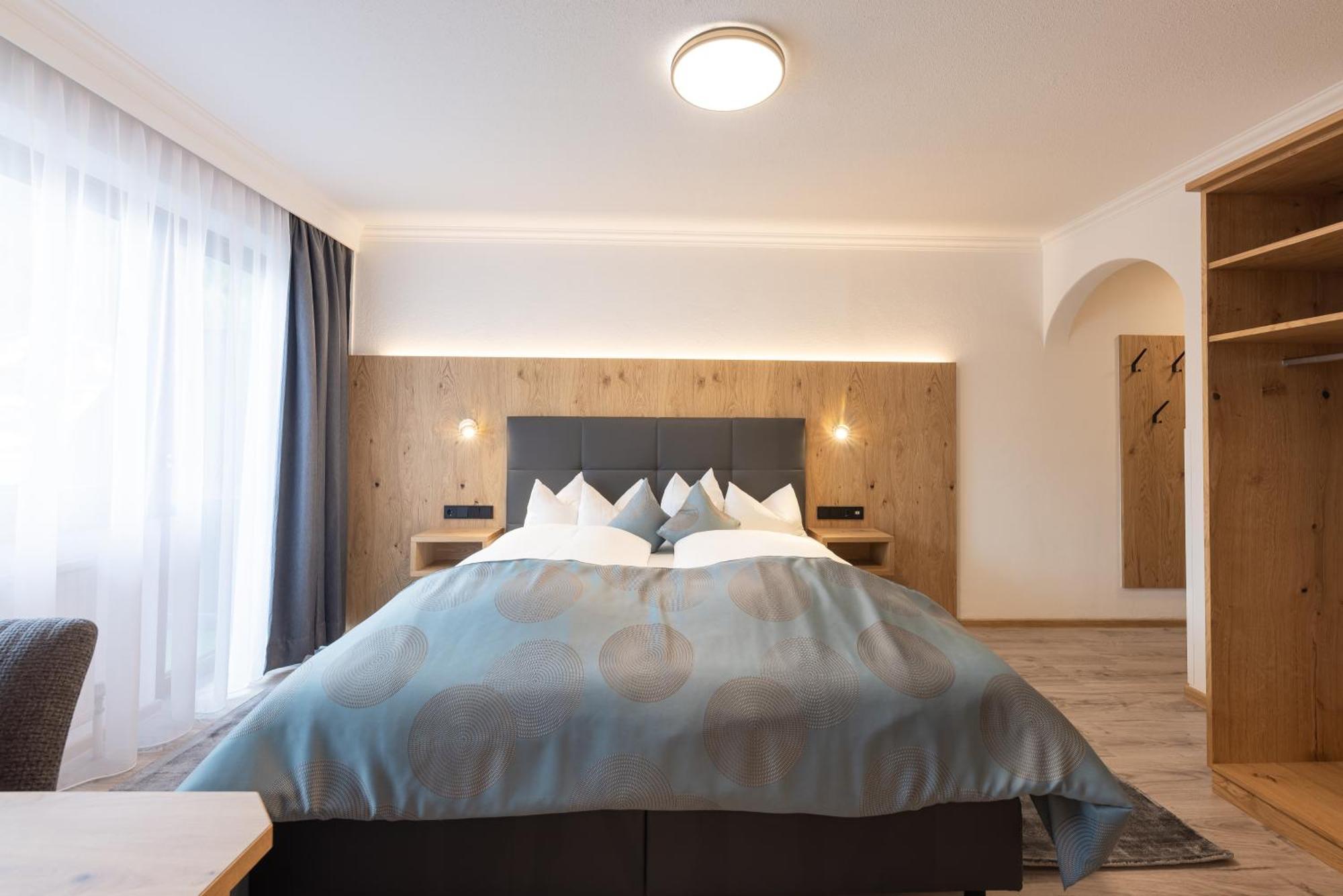 Hotel Alphof Stubaital Fulpmes Exterior photo