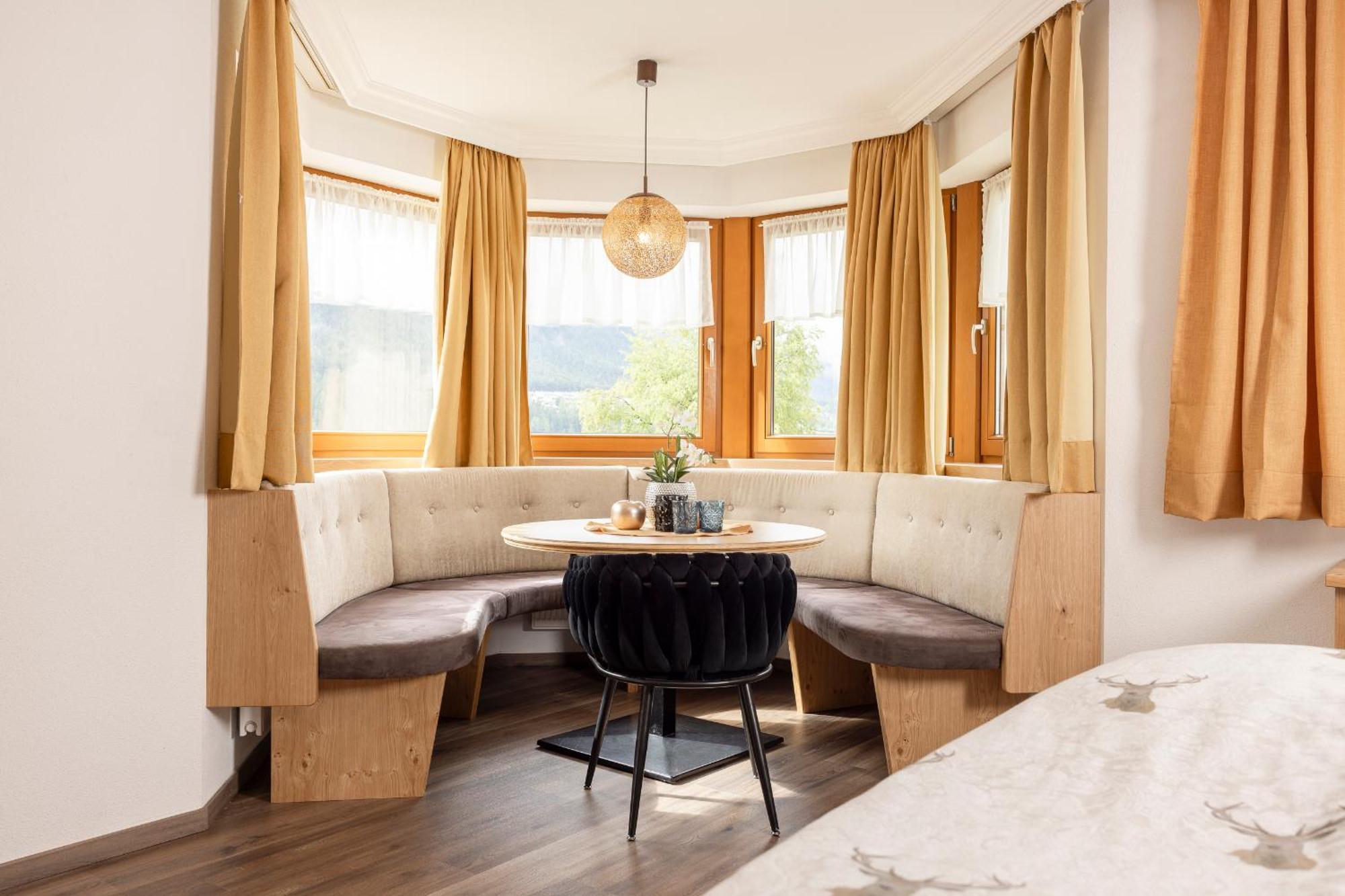 Hotel Alphof Stubaital Fulpmes Exterior photo
