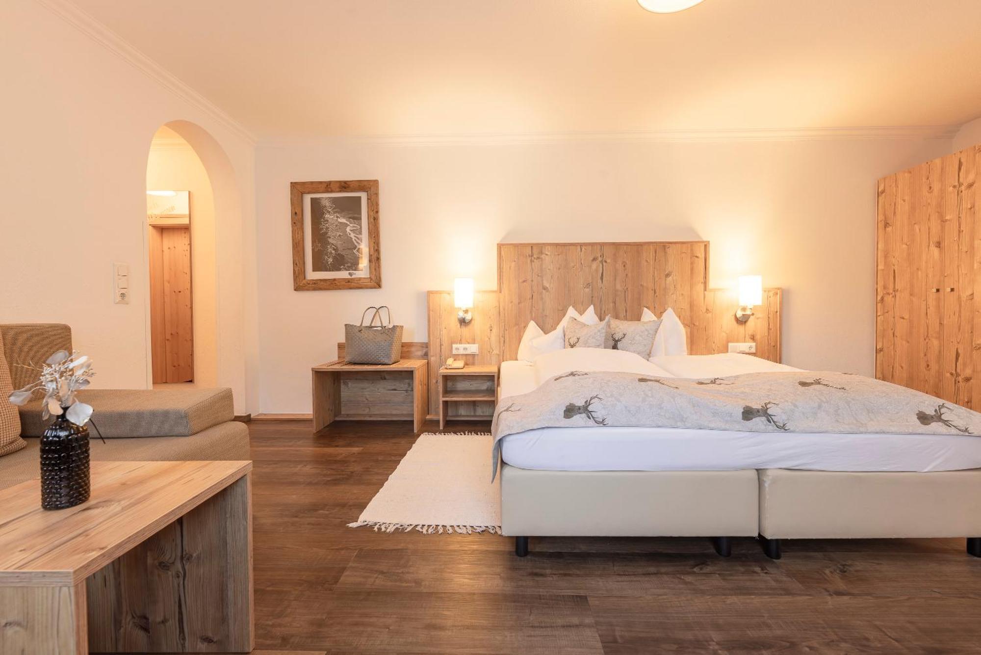 Hotel Alphof Stubaital Fulpmes Exterior photo